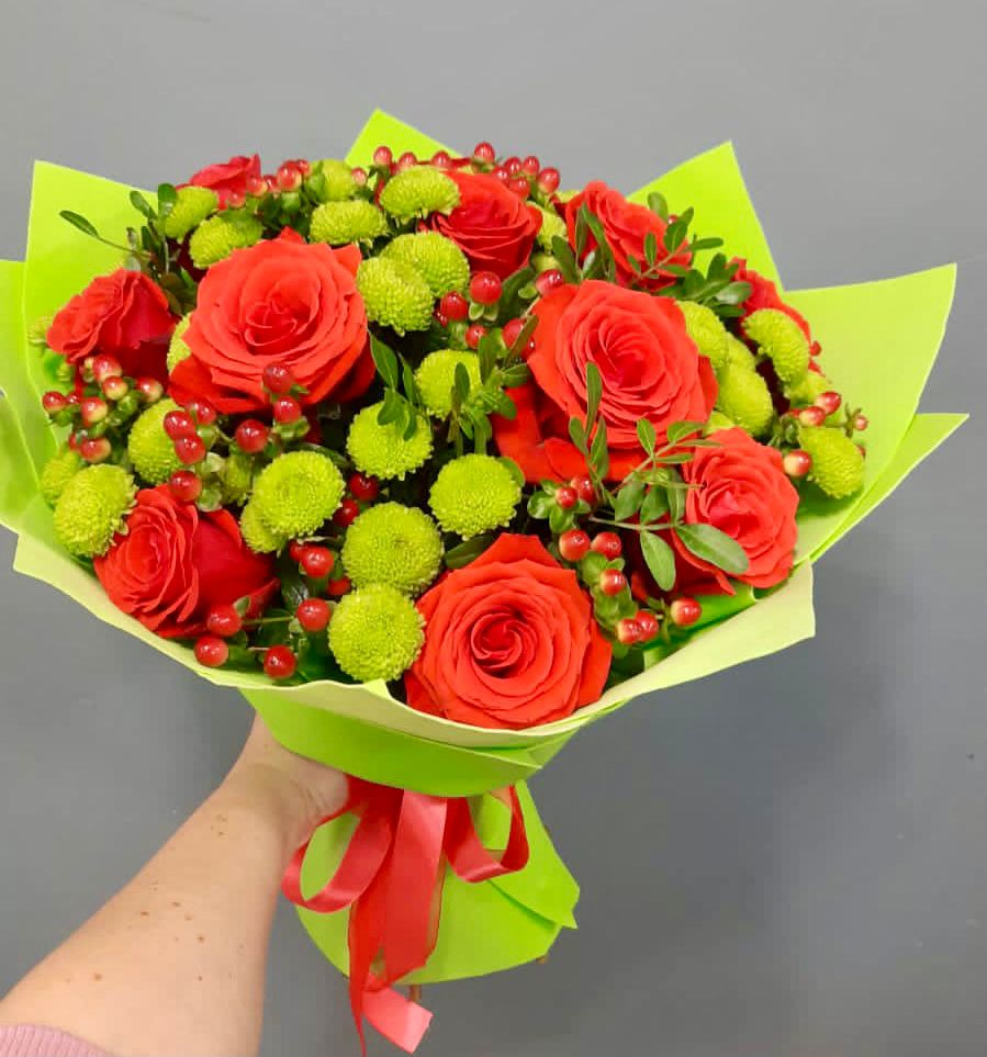 Букет цветов из: Хризантемы и Розы в Саратовской