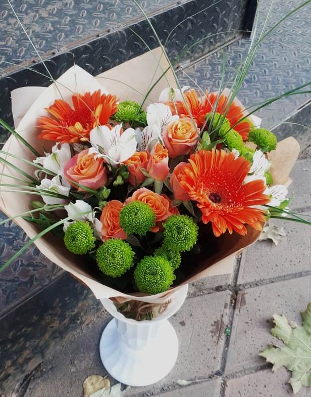 Букет цветов из: Герберы, Хризантемы, Альстромерии и Розы в Саратовской