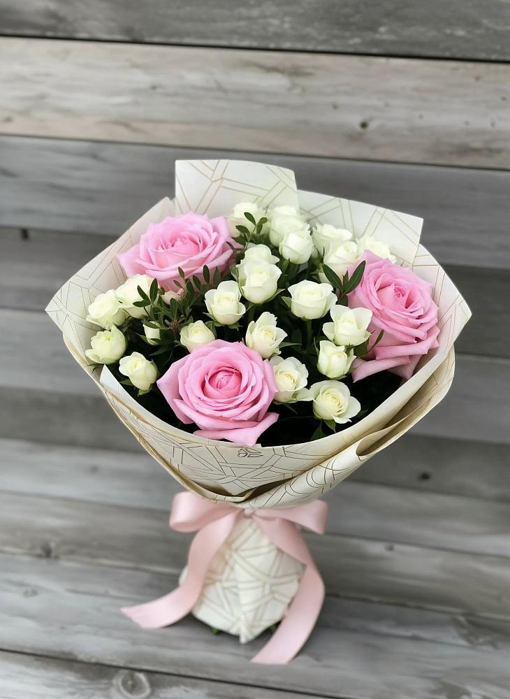 Букет цветов из: Розы в Саратовской