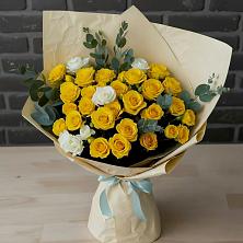 Букет цветов из:  Розы в Саратовской
