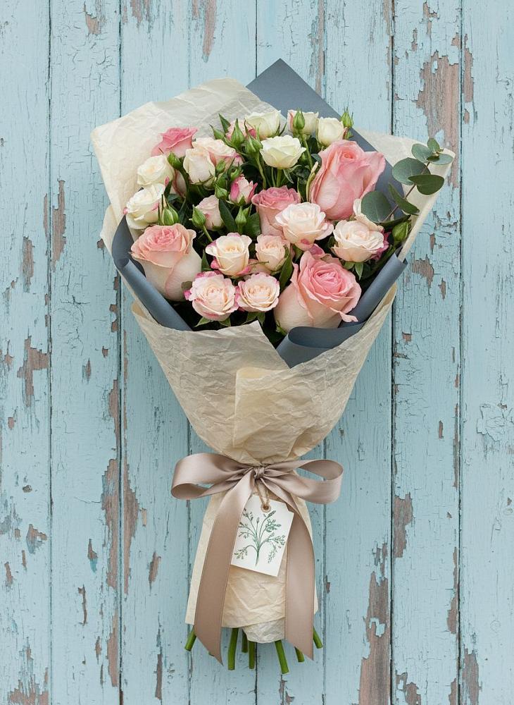 Букет цветов из: Розы в Саратовской