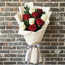 Букет цветов из:  Розы в Саратовской