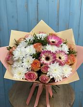 Букет цветов из:  Розы, Герберы и Хризантемы в Саратовской
