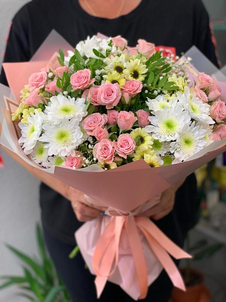 Букет цветов из: Розы и Хризантемы в Саратовской