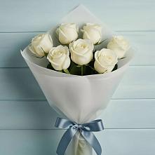 Букет 7 Белых роз Эдлесс Лав в Саратовской