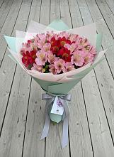 Букет цветов из:  Альстромерии в Саратовской
