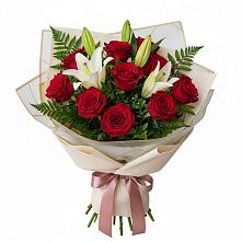 Букет цветов из:  Лилии и Розы в Саратовской