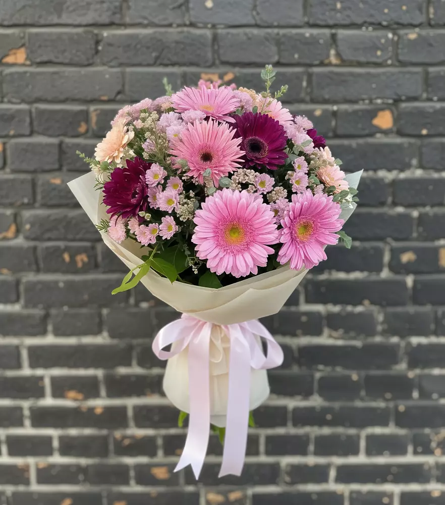 Букет цветов из: Герберы и Хризантемы в Саратовской