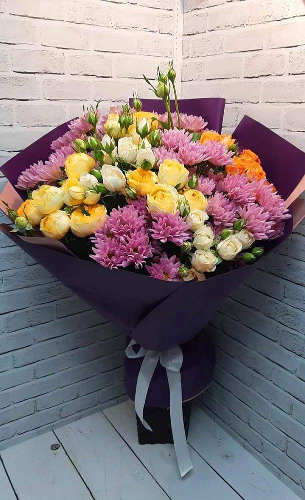 Букет цветов из: Хризантемы и Розы в Саратовской