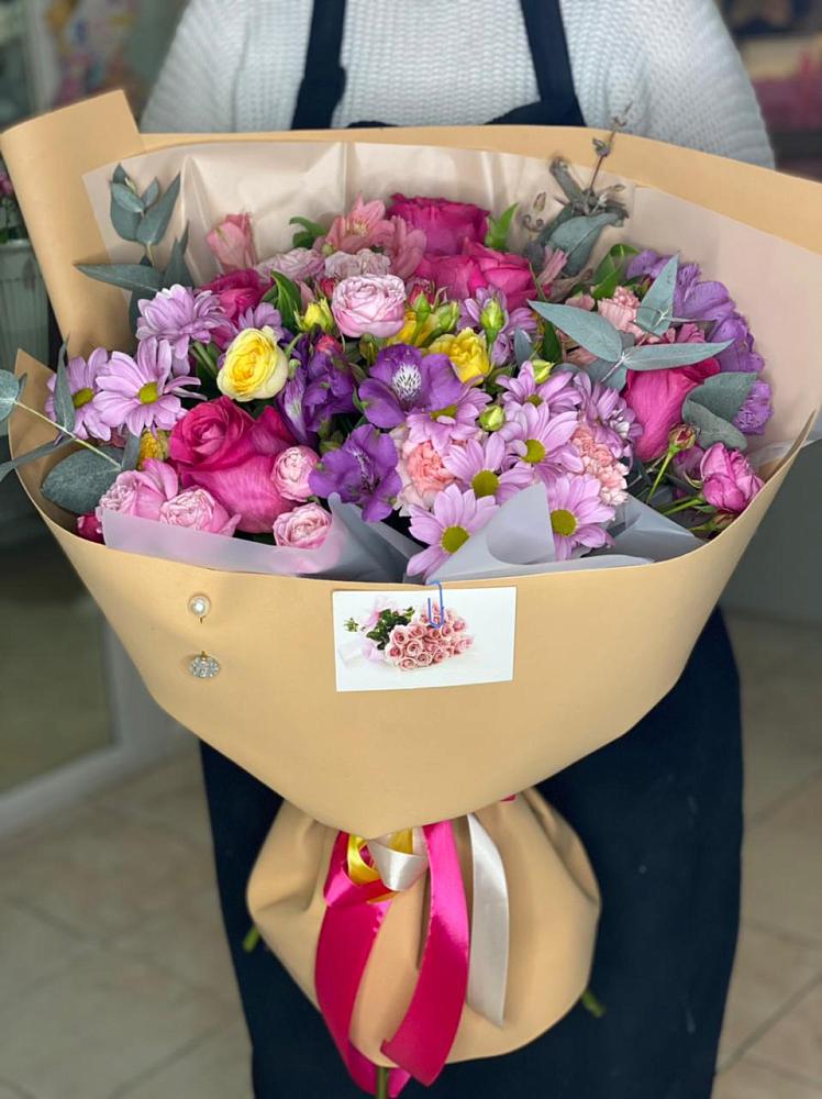 Букет цветов из: Хризантемы, Гвоздики и Альстромерии в Саратовской