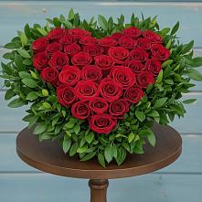 Цветочная композиция из Розы в виде сердца в Саратовской