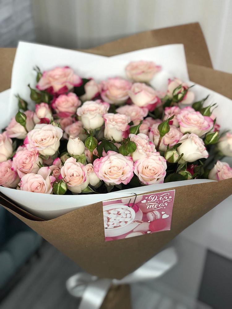 Букет цветов из: Розы в Саратовской