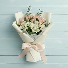 Букет цветов из:  Альстромерии в Саратовской