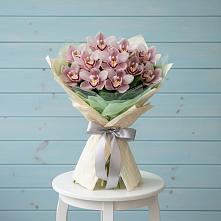 Букет цветов из:  Орхидеи и Розы в Саратовской