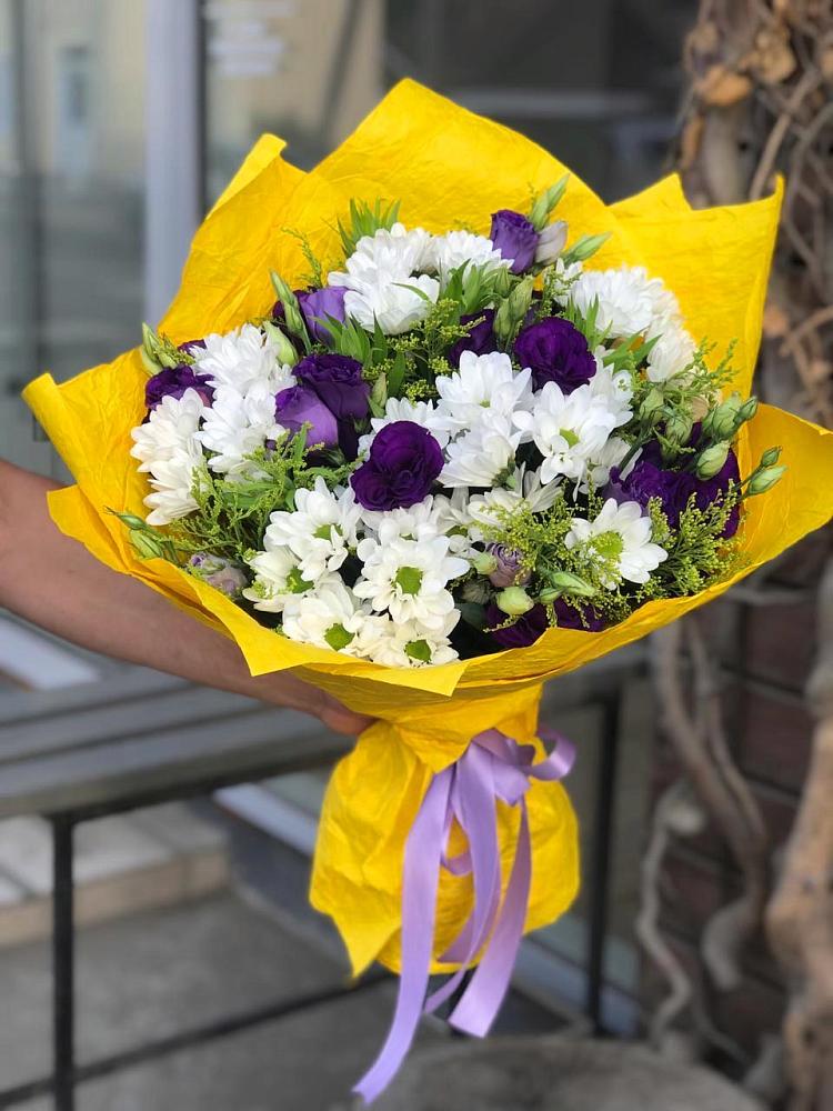 Букет цветов из: Ирисы, Хризантемы и Ромашки в Саратовской