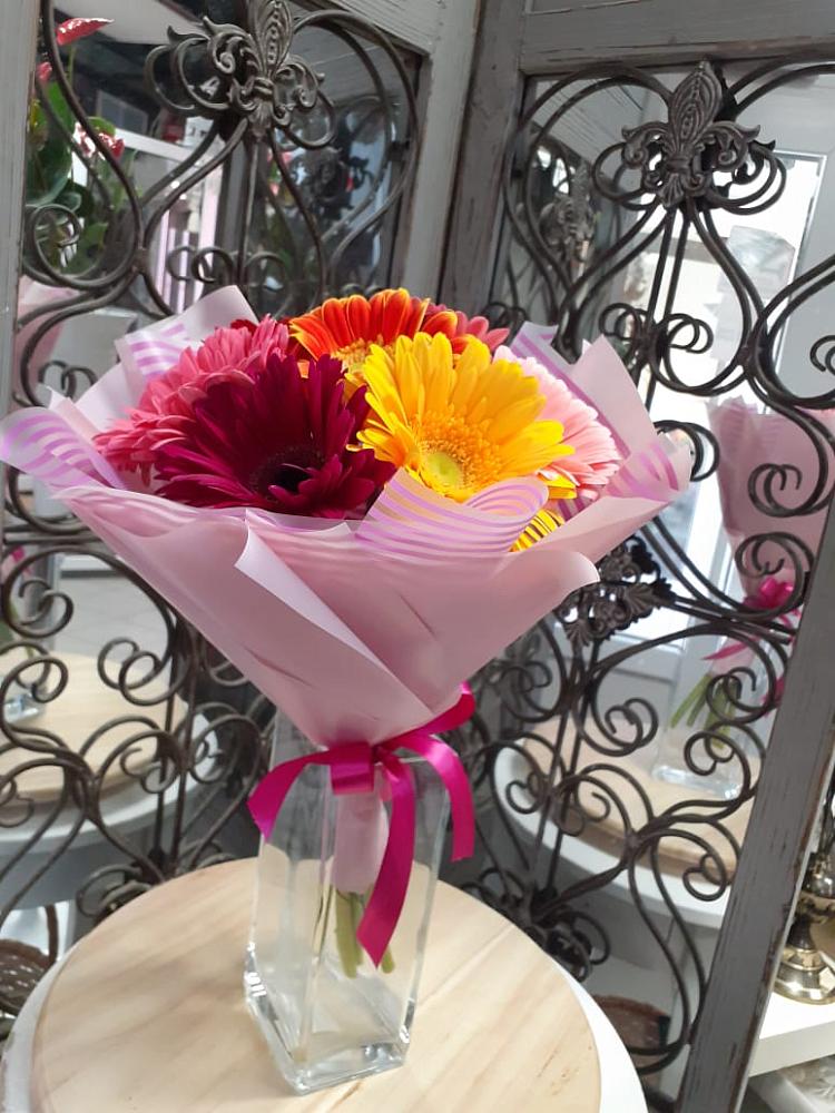 Букет цветов из: Герберы в Саратовской