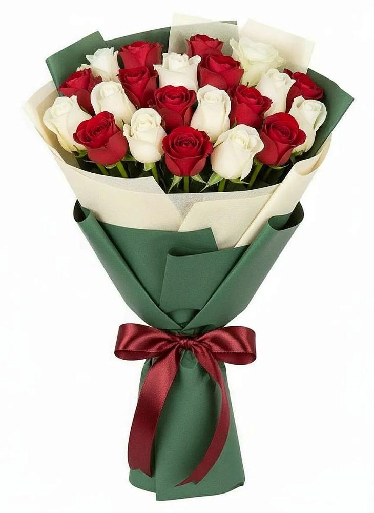 Букет Микс из красных и белых роз в Саратовской
