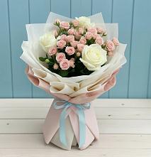 Букет цветов из:  Розы в Саратовской