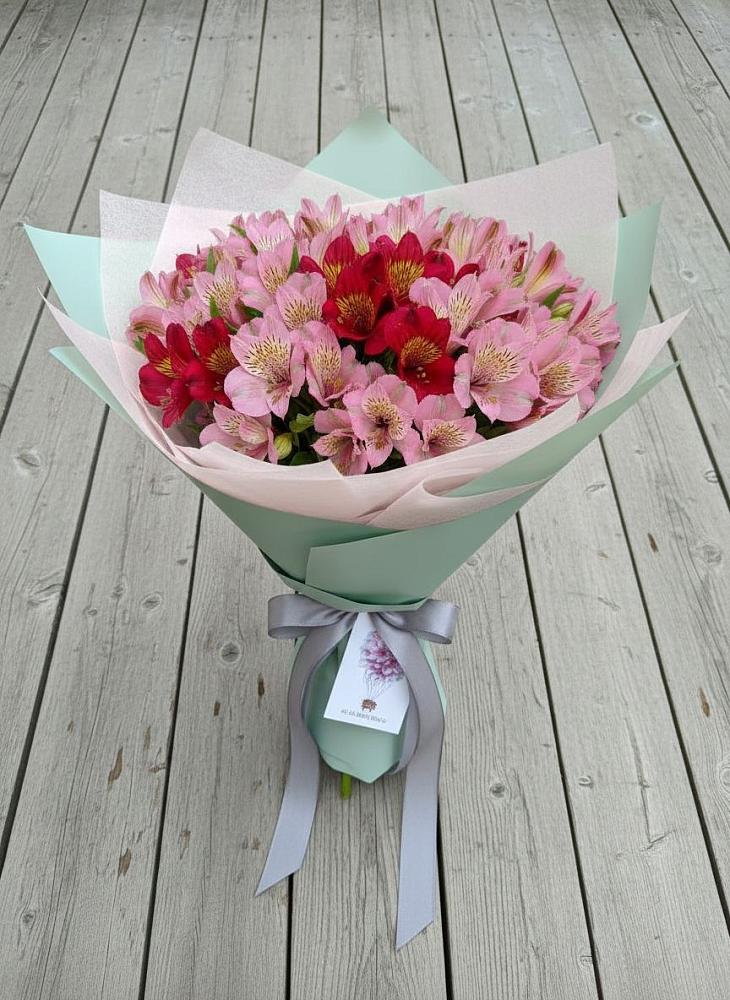 Букет цветов из: Альстромерии в Саратовской