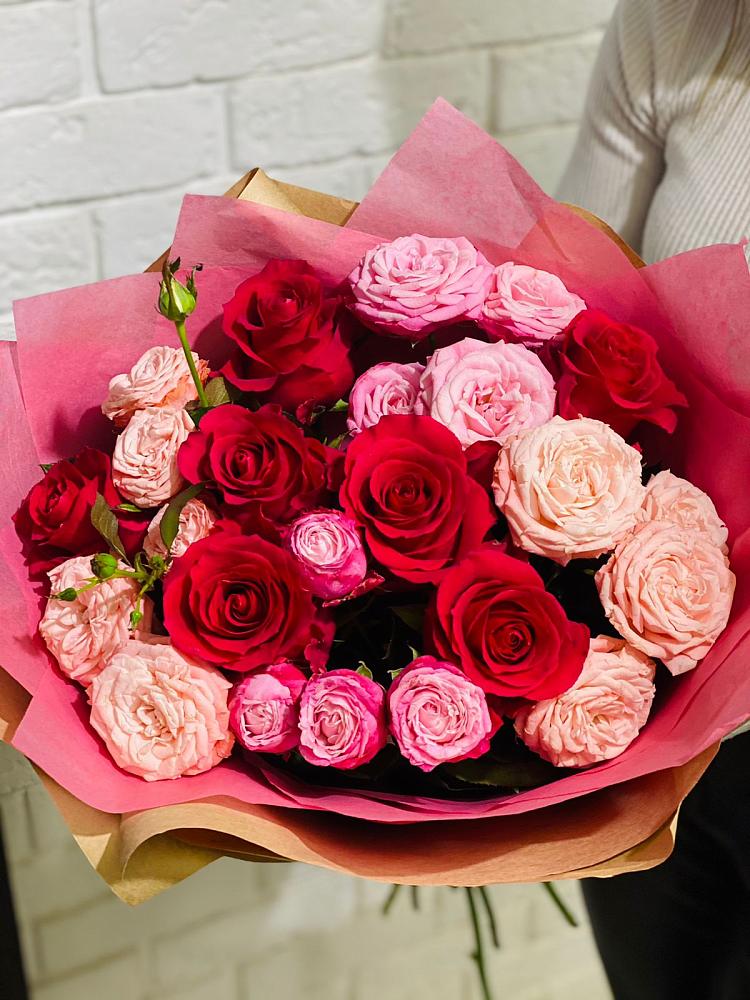 Букет цветов из: Розы в Саратовской