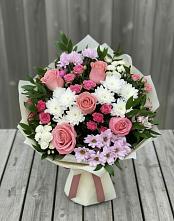 Букет цветов из:  Альстромерии, Гвоздики, Розы и Хризантемы в Саратовской
