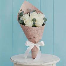 Букет цветов из:  Розы в Саратовской