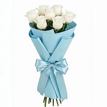 Букет 7 белых роз Проуд в Саратовской