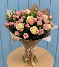 Букет цветов из:  Розы в Саратовской