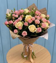 Букет цветов из:  Розы в Саратовской