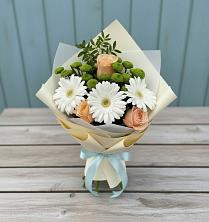 Букет цветов из:  Герберы, Розы и Хризантемы в Саратовской