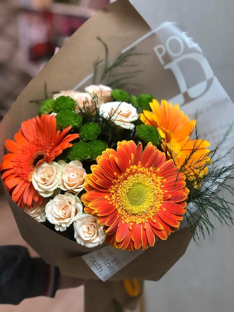 Букет цветов из: Герберы, Хризантемы и Розы в Саратовской