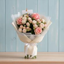 Букет цветов из:  Розы в Саратовской