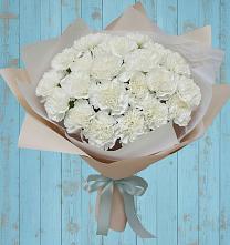Букет цветов из:  Гвоздики в Саратовской