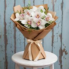 Букет цветов из:  Орхидеи и Розы в Саратовской