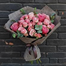 Букет цветов из:  Розы в Саратовской